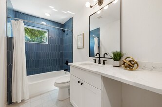 8237 Cabin Springs Ave in Las Vegas, NV - Building Photo - Building Photo