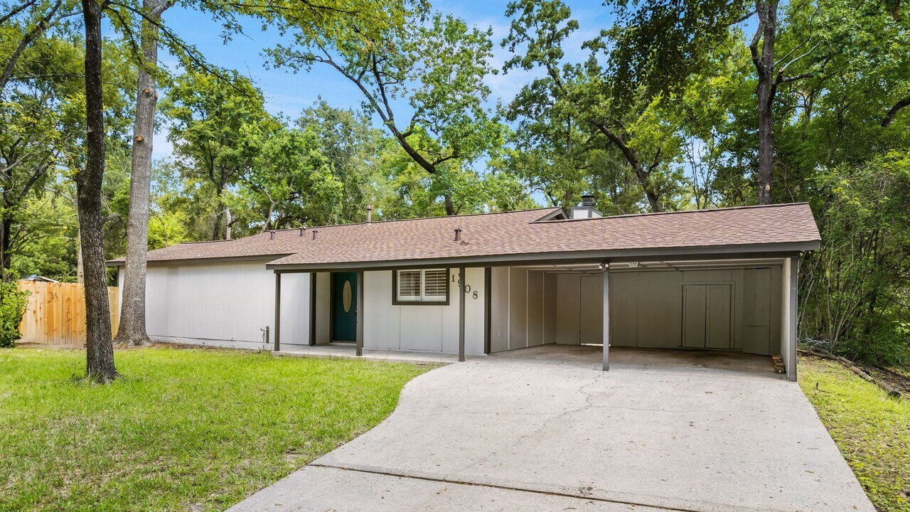 1908 N Red Cedar Cir in Spring, TX - Building Photo