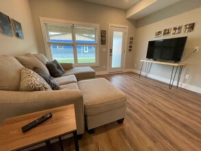 2044 Solstice Ln in Geneva, NY - Building Photo - Building Photo