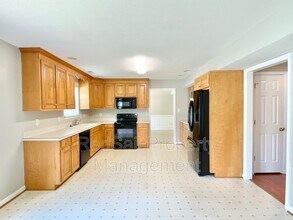 110 Mulberry Ct in Yorktown, VA - Building Photo - Building Photo