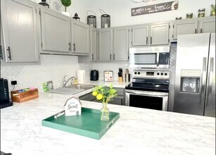 3443 Clover Meadows Dr, Unit Condo in Chesapeake, VA - Building Photo - Building Photo