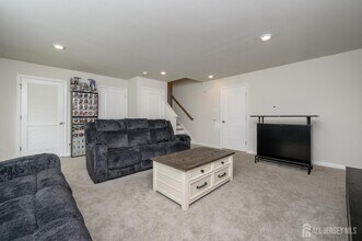 4 Wembley Wy in Tinton Falls, NJ - Building Photo - Building Photo