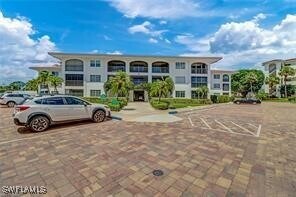 5 High Point Cir W in Naples, FL - Building Photo - Building Photo