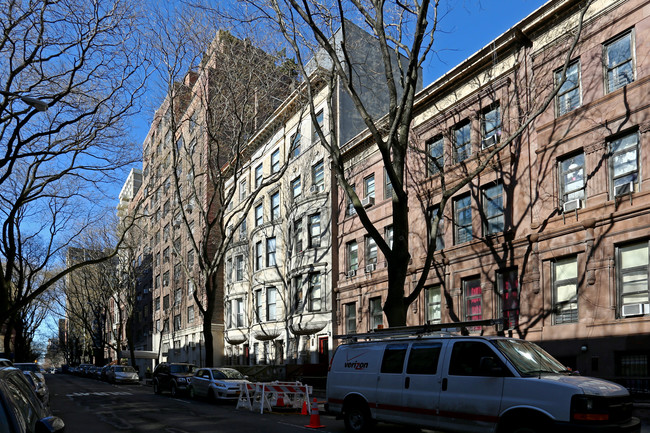 23 W 90th St