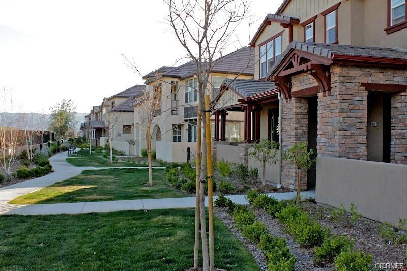28632 Pietro Dr in Santa Clarita, CA - Building Photo