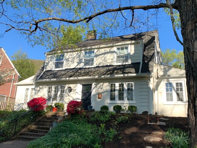 property at 2410 Cornwallis Ave SE