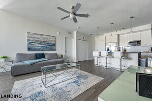 4950 W Prescott St in Tampa, FL - Building Photo