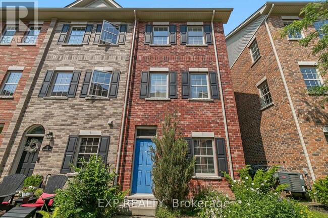 property at 12 Oxfordshire Ln