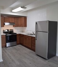 Admiral Apartments in Orange Park, FL - Foto de edificio - Building Photo