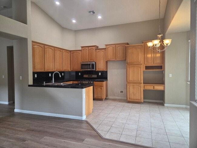 436 Lone Spur Dr in Folsom, CA - Building Photo - Building Photo