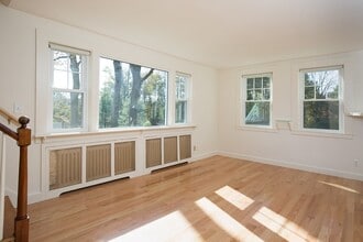 352 Thoreau St in Concord, MA - Building Photo - Building Photo