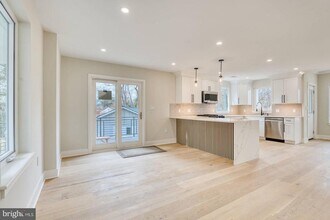 9300 Riggs Rd in Adelphi, MD - Building Photo - Building Photo