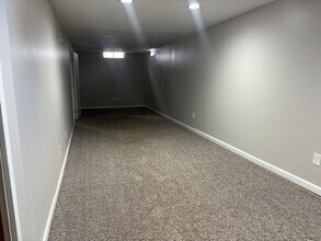 414 S Mt Carmel St in Wichita, KS - Building Photo - Building Photo