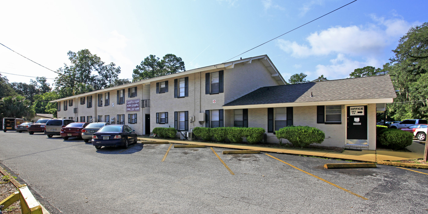 Villa Capri in Tallahassee, FL - Building Photo