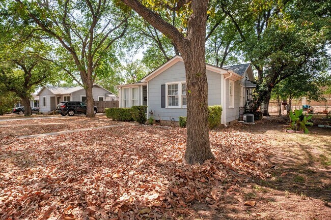 3206 Funston St in Austin, TX - Building Photo - Building Photo