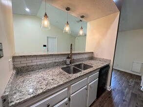 4911 Glenside Ct in Stone Mountain, GA - Building Photo - Building Photo