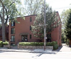 500 Runnymede Rd in Toronto, ON - Building Photo