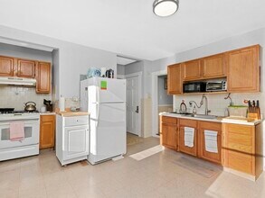63 Marshfield St, Unit 3 in Boston, MA - Building Photo - Building Photo