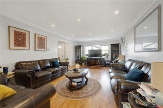 570 N Barry Ave, Unit #LEFT in Mamaroneck, NY - Building Photo - Building Photo