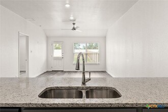 1106 Lindsey Dr, Unit A in Copperas Cove, TX - Foto de edificio - Building Photo