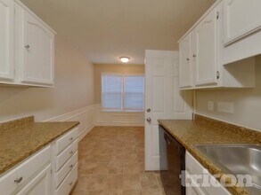 6027 Running Deer Rd in Charlotte, NC - Foto de edificio - Building Photo