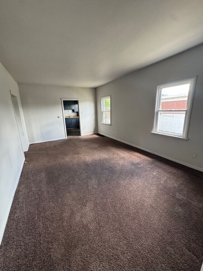 2433 Wayne Trce in Fort Wayne, IN - Building Photo - Building Photo