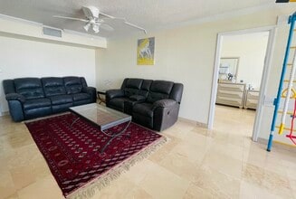 1237 Hillsboro Mile in Hillsboro Beach, FL - Building Photo - Building Photo