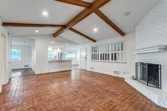 6201 Worth St in Dallas, TX - Building Photo - Building Photo