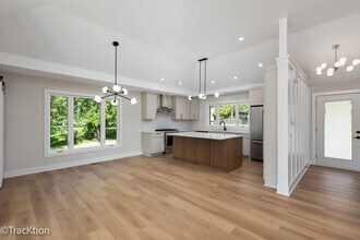 137 W Chicago Ave in Downers Grove, IL - Building Photo - Building Photo