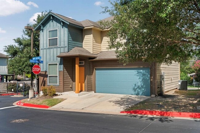 5436 Juniper Jct Ln in Austin, TX - Foto de edificio - Building Photo