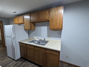 110 N 1st St in Oskaloosa, IA - Building Photo - Building Photo