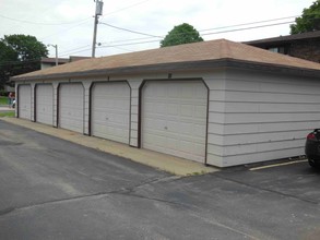 Maplecrest Apartments in Appleton, WI - Foto de edificio - Building Photo