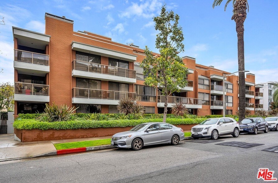 125 N Gale Dr in Beverly Hills, CA - Building Photo