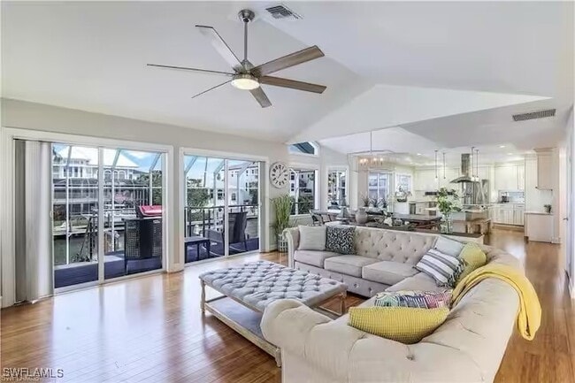 437 Tradewinds Ave in Naples, FL - Building Photo - Building Photo