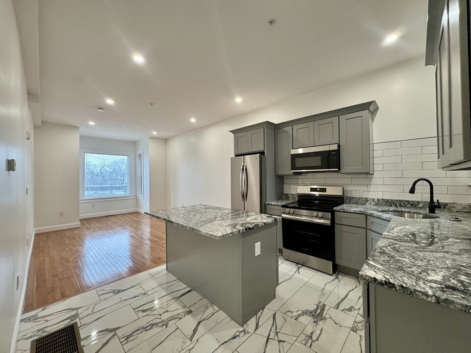314 Warren St in Boston, MA - Building Photo