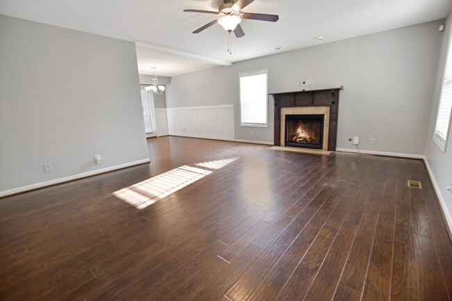 1056 Ishee Dr in Clarksville, TN - Building Photo - Building Photo