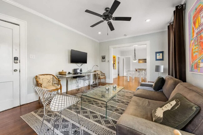 536 Hawthorne Ln in Charlotte, NC - Foto de edificio - Building Photo