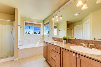 27210 104th Ave SE in Kent, WA - Building Photo - Building Photo