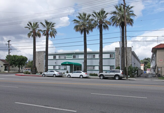 7507 Sepulveda Blvd in Van Nuys, CA - Building Photo - Building Photo
