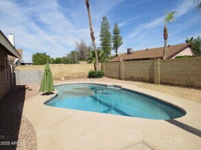 7914 W Sweetwater Ave in Peoria, AZ - Building Photo - Building Photo