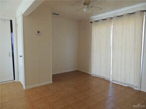 2617 N 7 1/2 St-Unit -A in McAllen, TX - Foto de edificio - Building Photo
