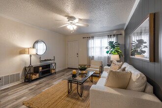 Summer Place Apartments in Lubbock, TX - Foto de edificio - Interior Photo