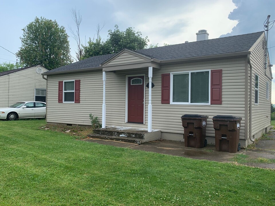 2006 Spencer Ln in Middletown, OH - Building Photo