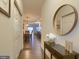 1730 Fairbank Ln in Mechanicsburg, PA - Building Photo