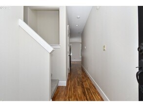 11048 SW Legacy Oak Way in Tigard, OR - Building Photo - Building Photo