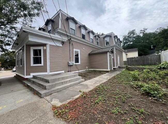 9 Turner Ave in East Providence, RI - Building Photo - Building Photo