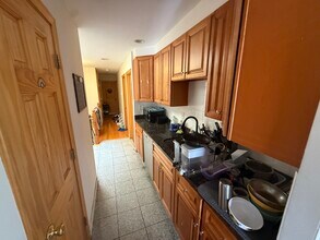 10 Moreland St, Unit 2 in Boston, MA - Building Photo - Building Photo