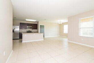 484 Aberdeen Dr in Davenport, FL - Building Photo - Building Photo