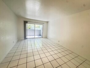 1100 S Lake Dr in Lantana, FL - Building Photo - Building Photo