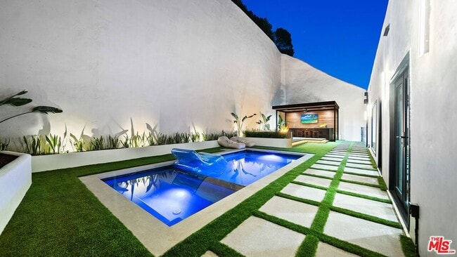 property at 1846 N Franklin Canyon Dr